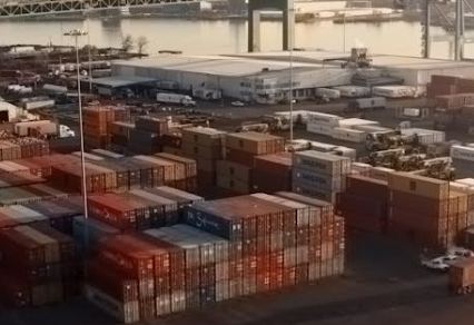深度解析海外仓拆派中转：跨境物流的高效枢纽